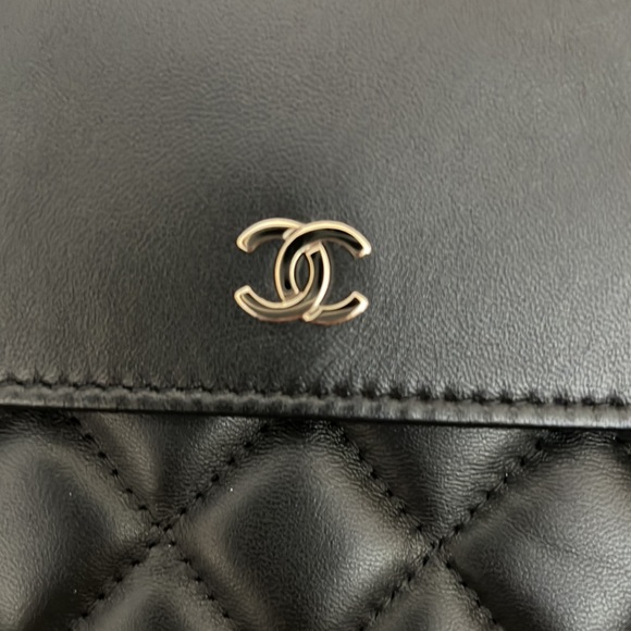 CHANEL O Case Medium Lambskin Leather Clutch Pouch - Limited Edition - Picture 5 of 17
